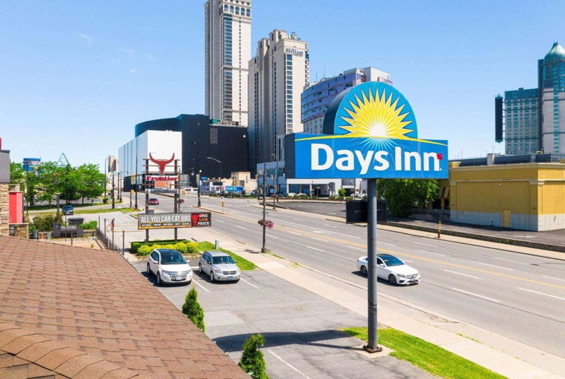 Days Inn by Wyndham Fallsview, Niagara Falls, Canada
