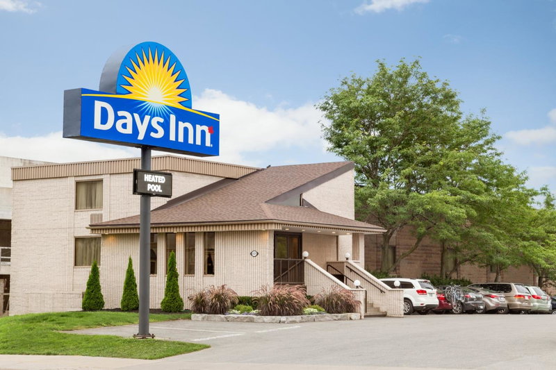 Days Inn by Wyndham Fallsview, Niagara Falls, Canada