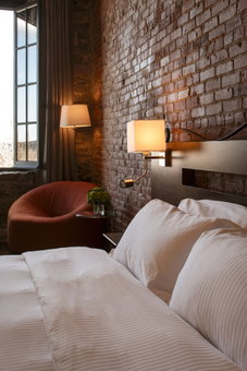 Auberge du Vieux-Port, Montreal, Canada