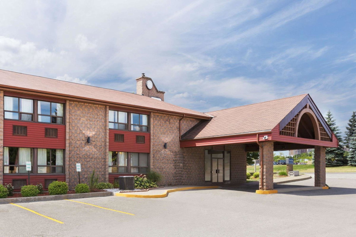 Travelodge by Wyndham Barrie, Canada