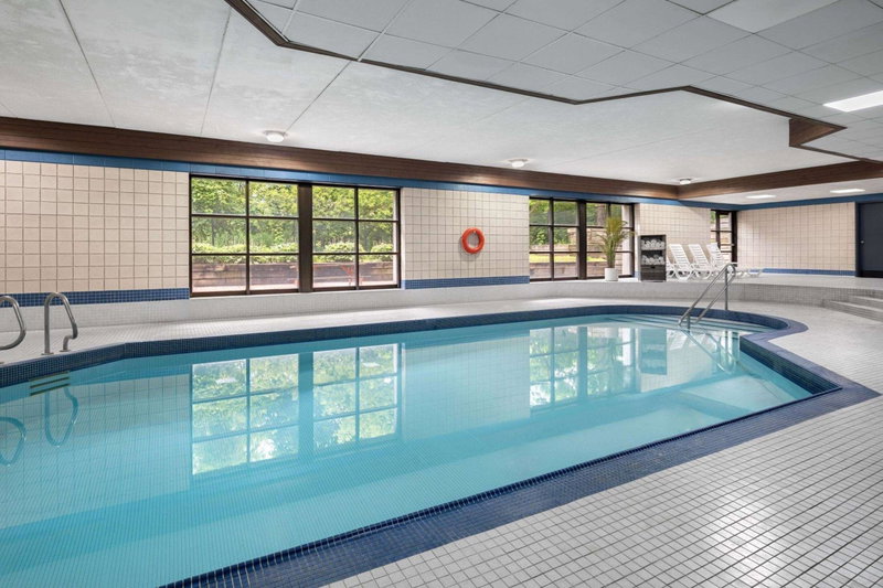 Travelodge by Wyndham Barrie, Barrie, Canada