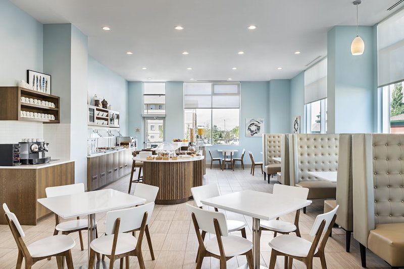 Element by Westin Calgary Airport, Calgary, Канада