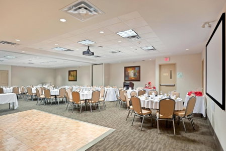 Holiday Inn Hotel & Suites Surrey East - Cloverdale by IHG, Langley, Canada
