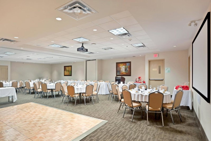 Holiday Inn Hotel & Suites Surrey East - Cloverdale by IHG, Langley, Canada