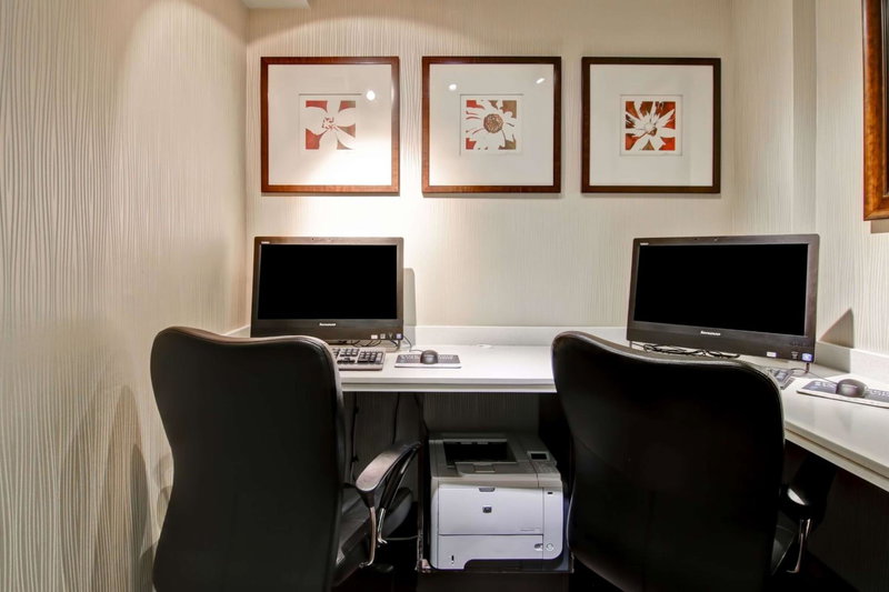 Hampton Inn & Suites by Hilton Calgary-Airport, Calgary, Canada