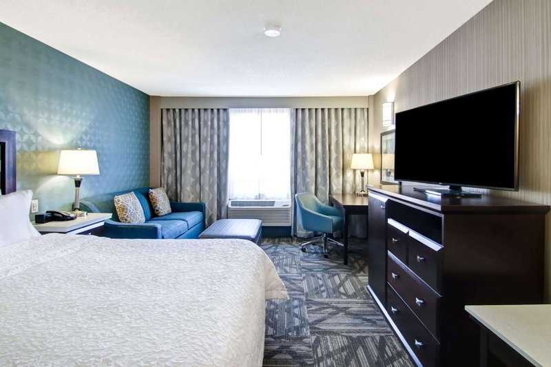 Hampton Inn & Suites by Hilton Calgary-Airport, Calgary, Canada