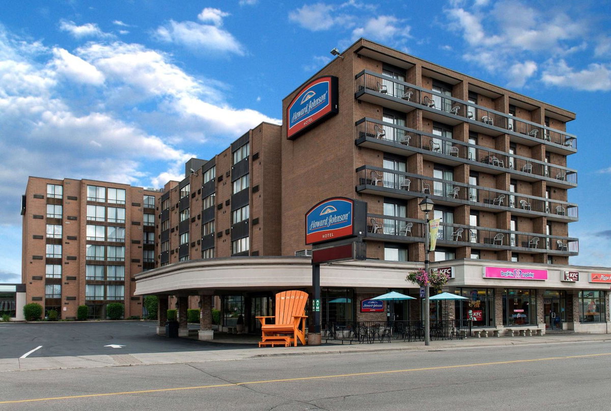 Howard Johnson Plaza by Wyndham by the Falls Niagara Falls, Canada