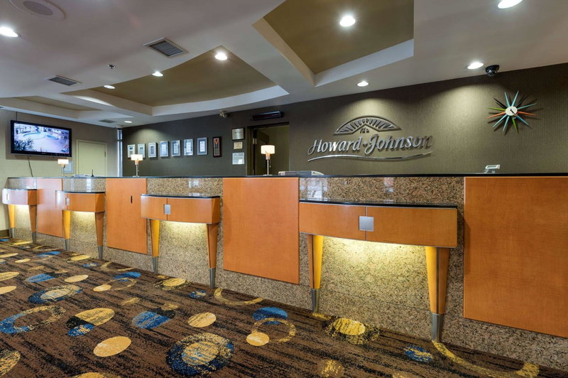 Howard Johnson Plaza by Wyndham by the Falls Niagara Falls, Niagara Falls, Canada