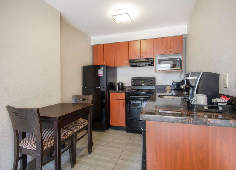 Coast Calgary Downtown Hotel & Suites by APA, Calgary, Canada