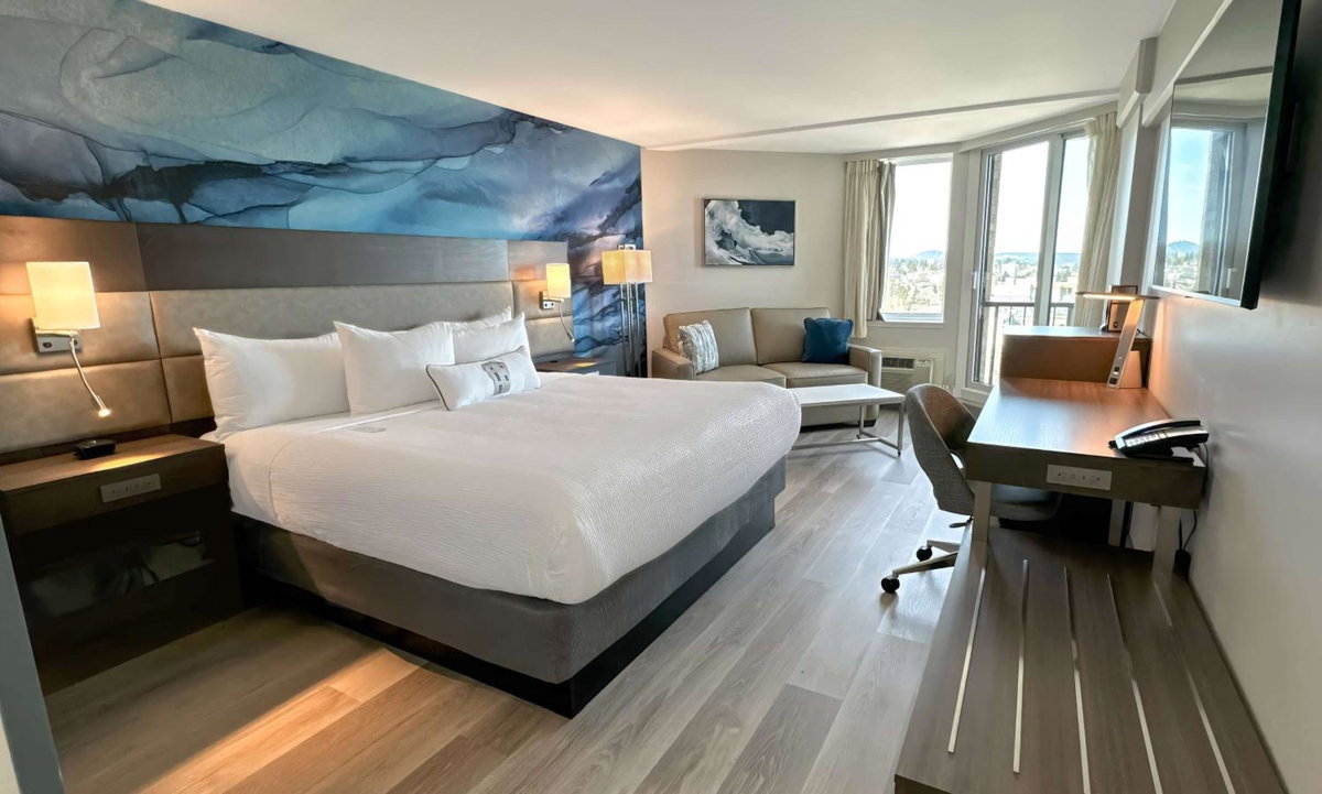 Hotel · Coast Bastion Hotel, Nanaimo