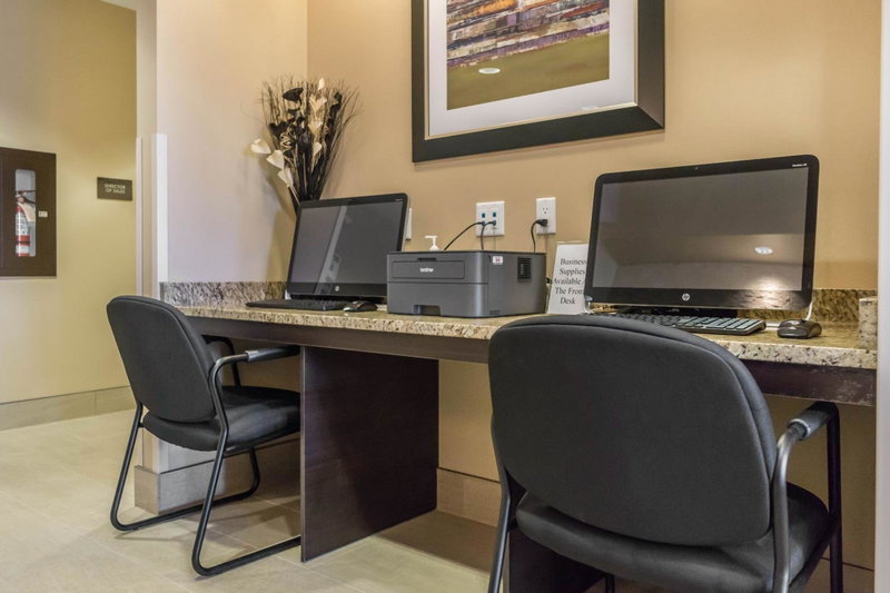 Comfort Inn & Suites Edmonton International Airport, Leduc, Canada