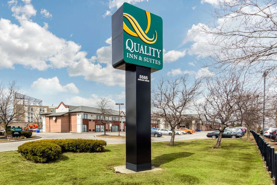 Quality Inn & Suites 5585 Ambler Drive Mississauga Ontario, Eringate-Centennial-West Deane, Canada