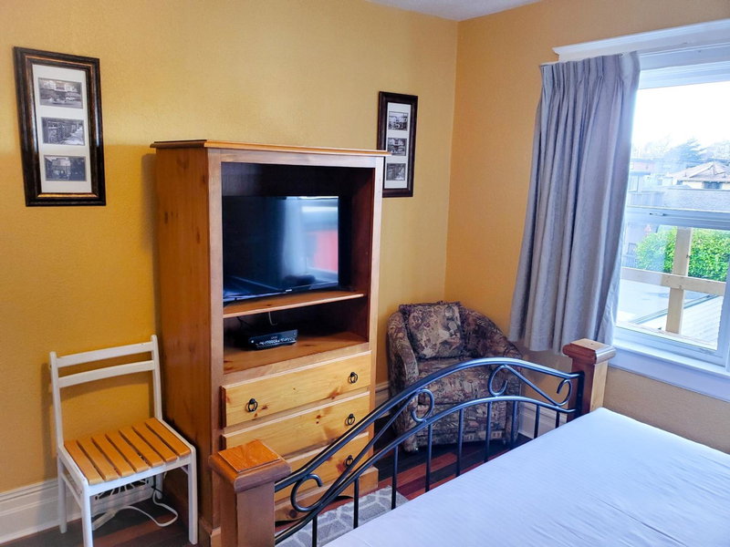 James Bay Inn Hotel, Suites & Cottage, Victoria, Canada