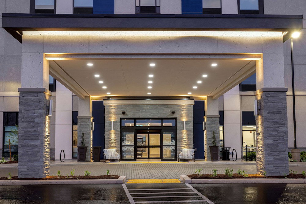 Hampton Inn & Suites by Hilton Burlington Toronto, Canada