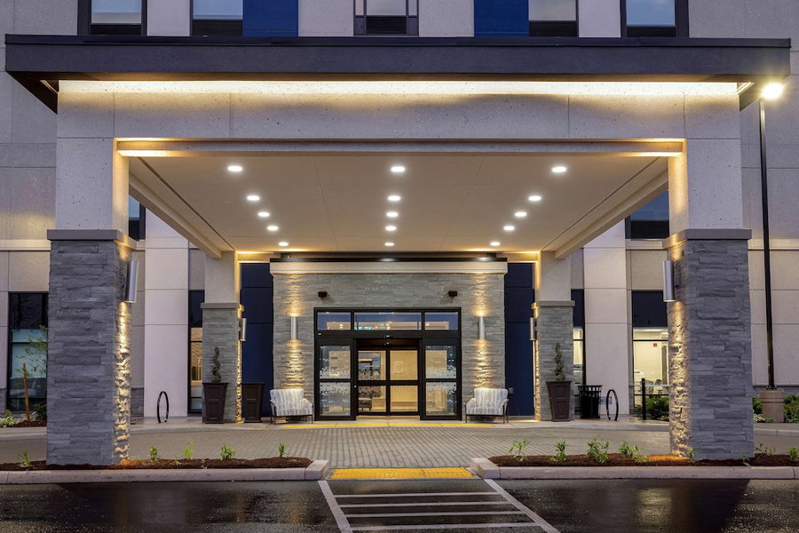 Hampton Inn & Suites by Hilton Burlington Toronto, Burlington, Canada
