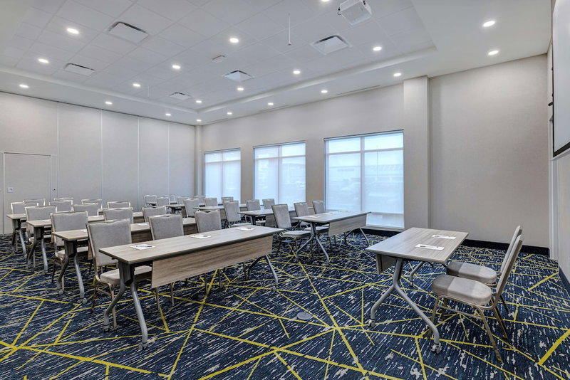 Hampton Inn & Suites by Hilton Burlington Toronto, Burlington, Canada