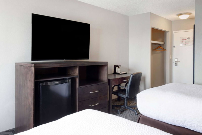 Days Inn by Wyndham Calgary South, Calgary, Canada