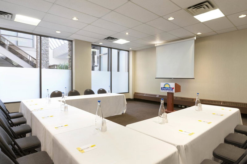 Days Inn by Wyndham Calgary South, Calgary, Canada