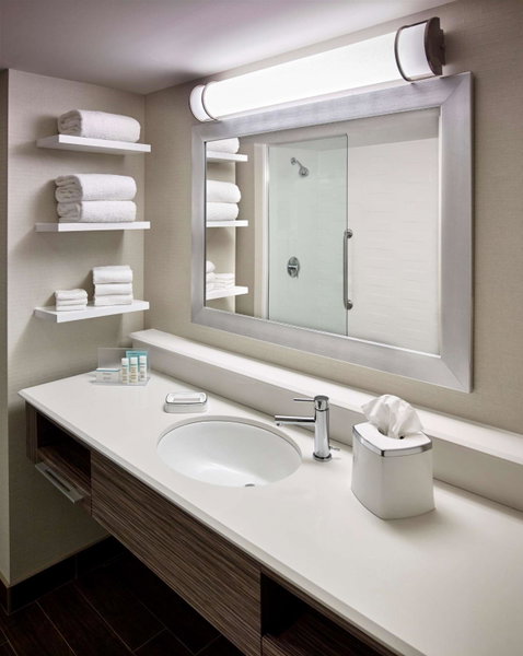 Hampton Inn by Hilton Sarnia/Point Edward, Sarnia, Canada