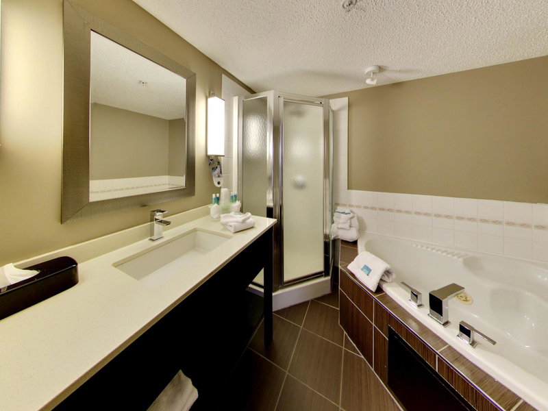 Holiday Inn Express Hotel & Suites - Edmonton International Airport by IHG, Leduc, Canada