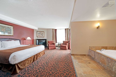 Ramada by Wyndham Niagara Falls/Fallsview, Niagara Falls, Canada