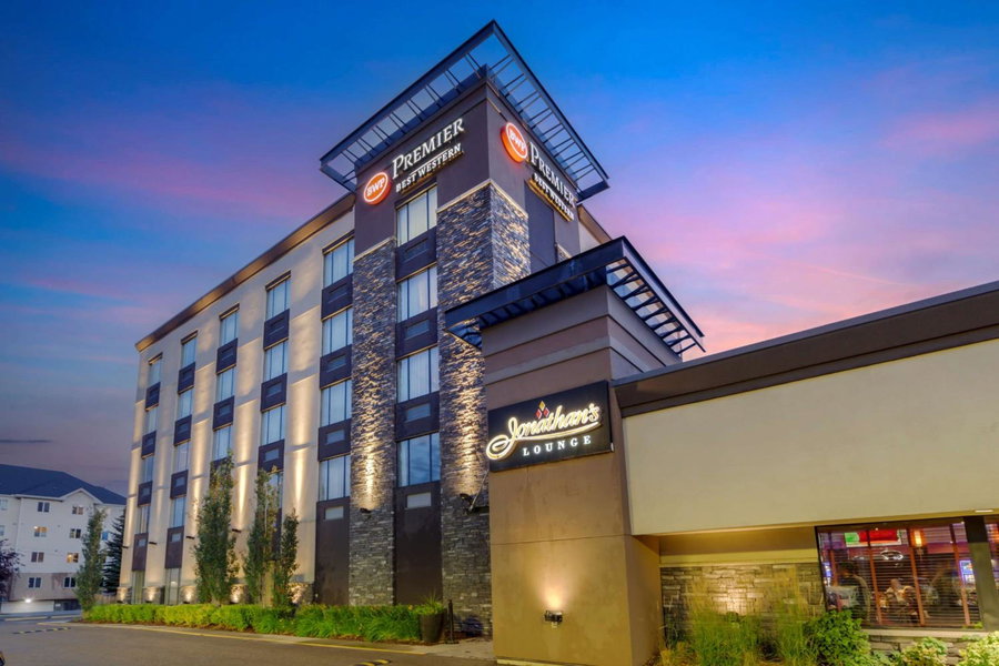 Best Western Premier Denham Inn & Suites, Leduc, Canada