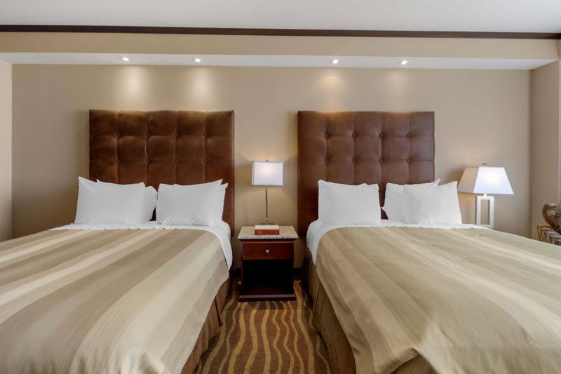 Best Western Premier Denham Inn & Suites, Leduc, Canada