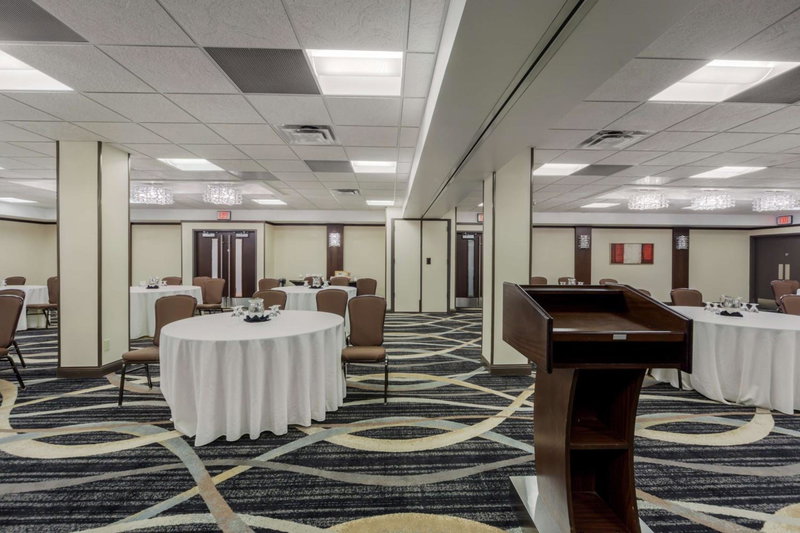 Best Western Premier Denham Inn & Suites, Leduc, Canada