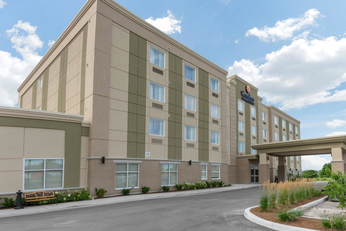 Comfort Inn & Suites, Canada