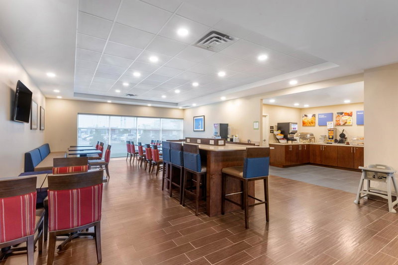 Comfort Inn & Suites, Oshawa, Canada