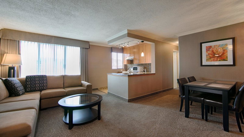 Best Western PLUS Inner Harbour Hotel, Victoria, Canada
