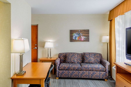Econo Lodge Inn & Suites Calgary - University, Calgary, Canada