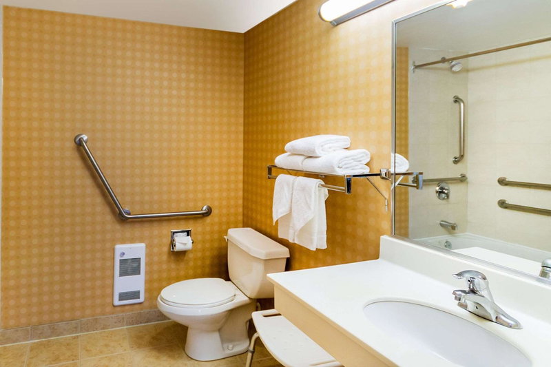 Econo Lodge Inn & Suites Calgary - University, Calgary, Canada