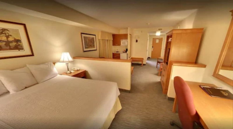Days Inn & Suites by Wyndham Niagara Falls Centre St. By the Falls, Niagara Falls, Canada