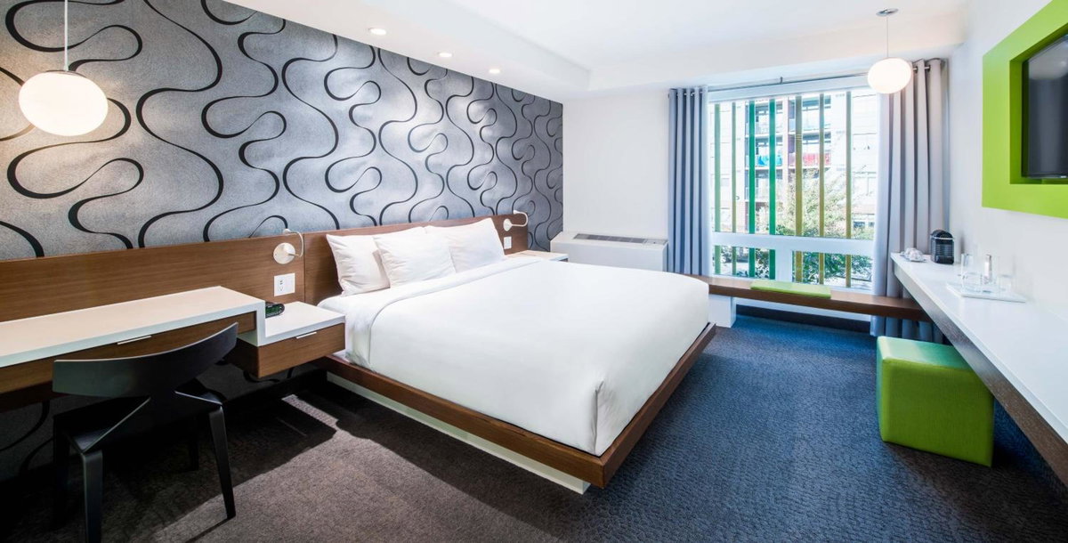 Mere Hotel, Canada