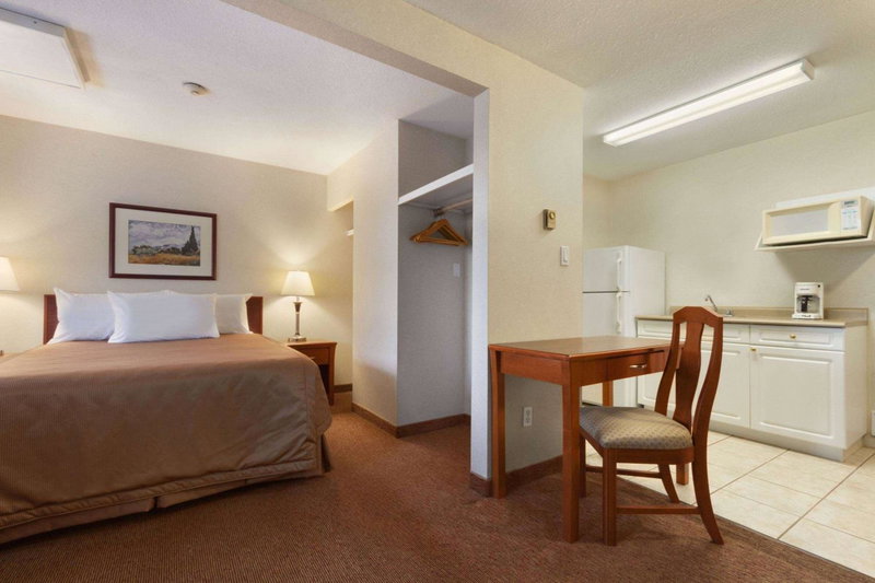 Travelodge by Wyndham Langley, Langley, Canada