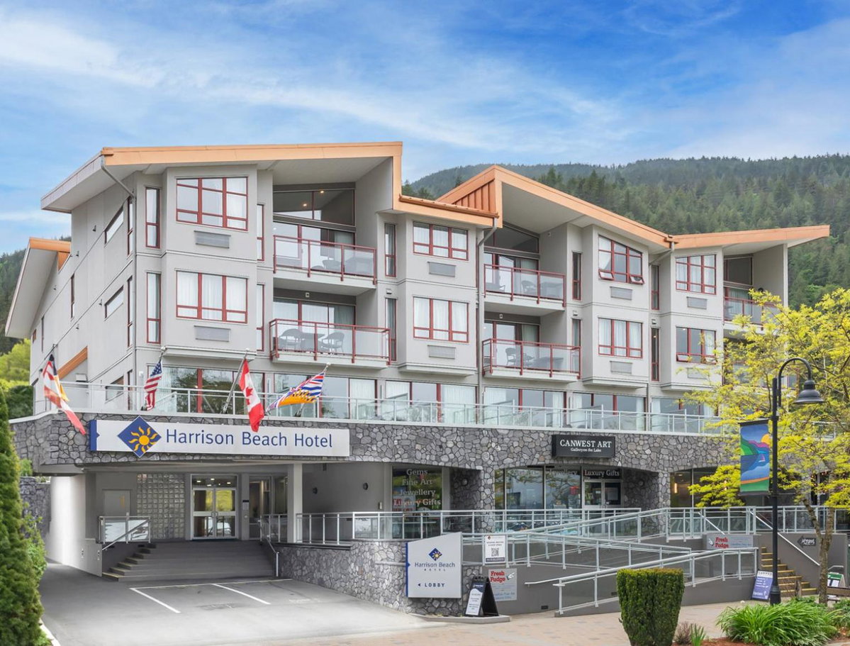 Harrison Beach Hotel, Kanada