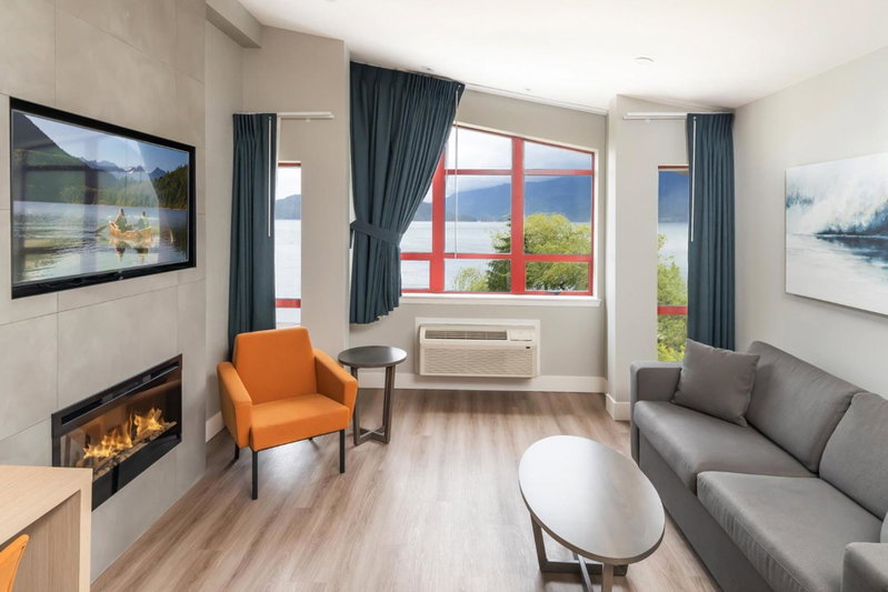 Harrison Beach Hotel, Chilliwack, Canada