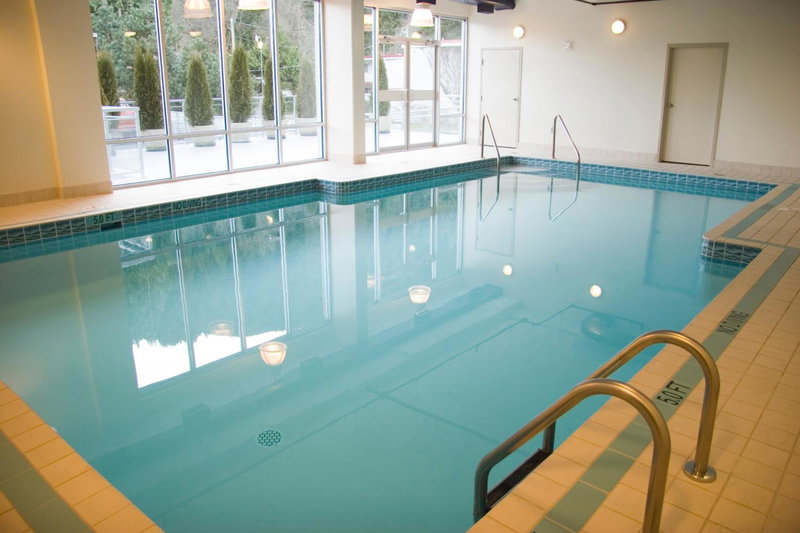 Harrison Beach Hotel, Chilliwack, Canada