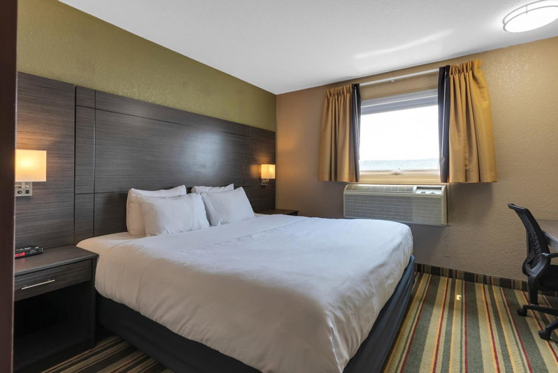 Quality Inn & Suites, Grimsby, Canada