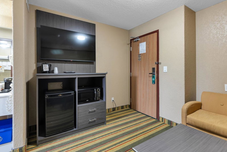 Quality Inn & Suites, Grimsby, Canada
