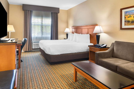 Best Western Plus Osoyoos Hotel & Suites, Osoyoos, Canada