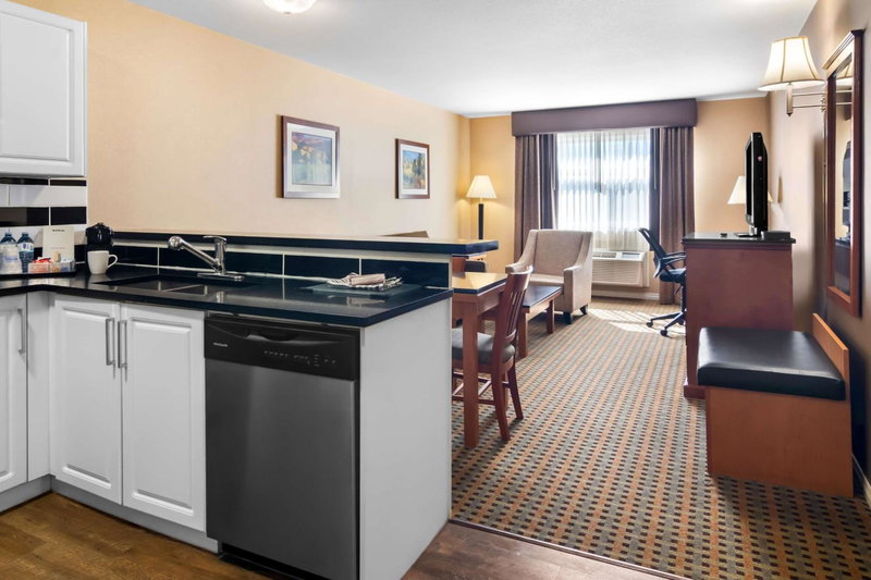 Best Western Plus Osoyoos Hotel & Suites, Osoyoos, Canada