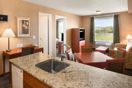 Days Inn & Suites by Wyndham Cochrane, Cochrane, Canada