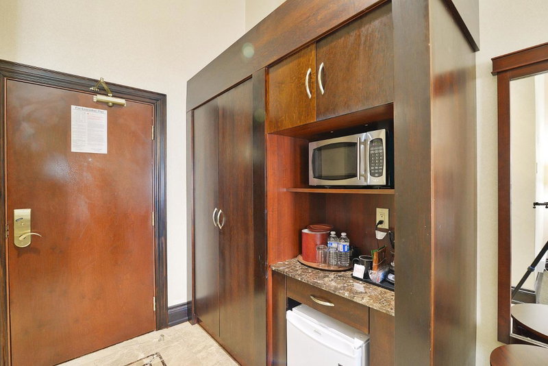 Woodbine Hotel & Suites, West Humber-Clairville, Canada