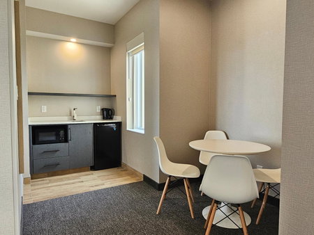 Vittoria Hotel & Suites, Niagara Falls, Canada