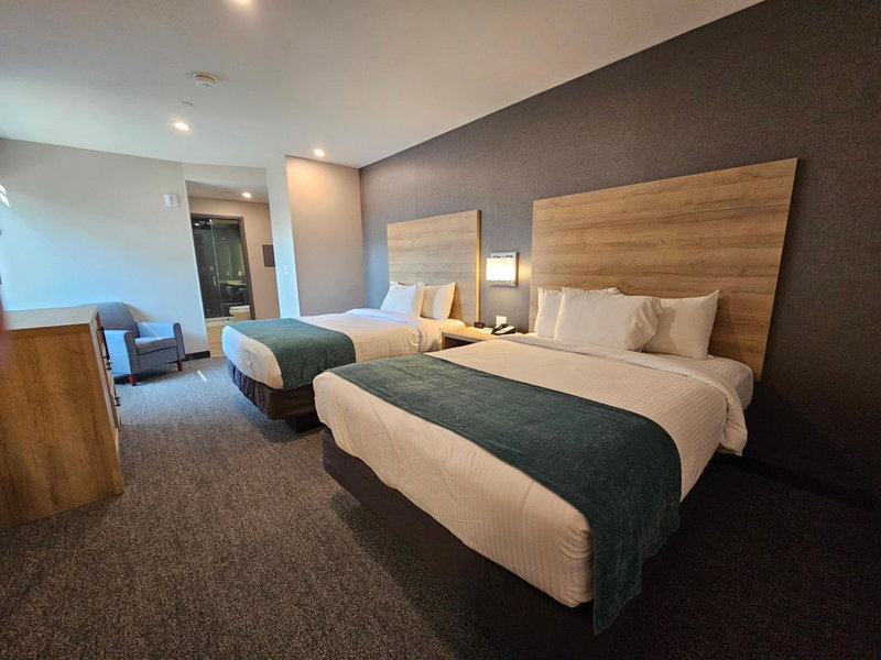 Vittoria Hotel & Suites, Niagara Falls, Canada
