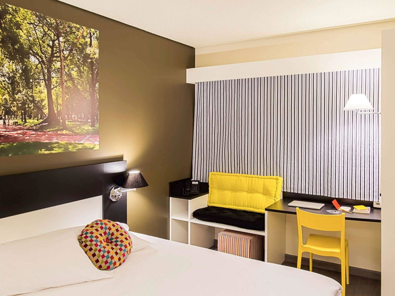 Ibis Styles Porto Alegre Centro - proximo rodoviaria, Araujo Vianna e hospitais, Porto Alegre, Brazil