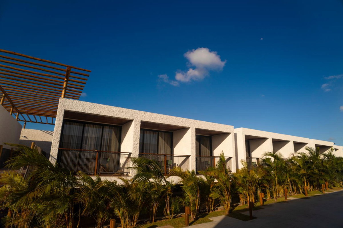 Nanii Hotel, Brazil
