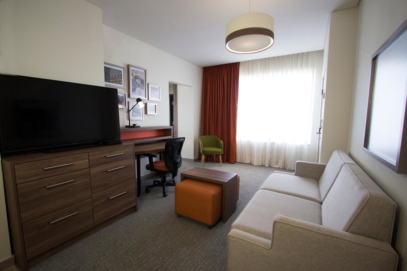 Fiesta Inn Suites Aeropuerto del Bajío, Silao, México